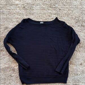 🍍New York & Company Navy sweater 🍍Sz Large🍍Pit to Pit 21”🍍length 23”🍍